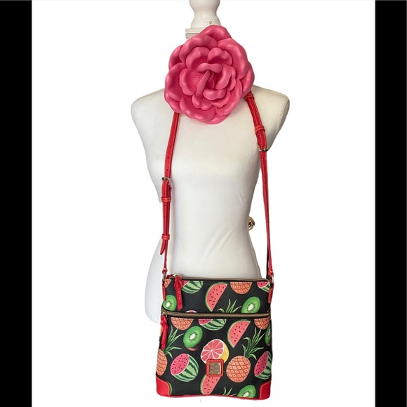 🍊🍉🍍🥝Dooney and Bourke Crossbody - Picture 3 of 9